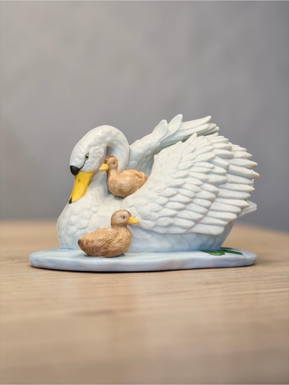 HOMCO Swan with Babies Figurine